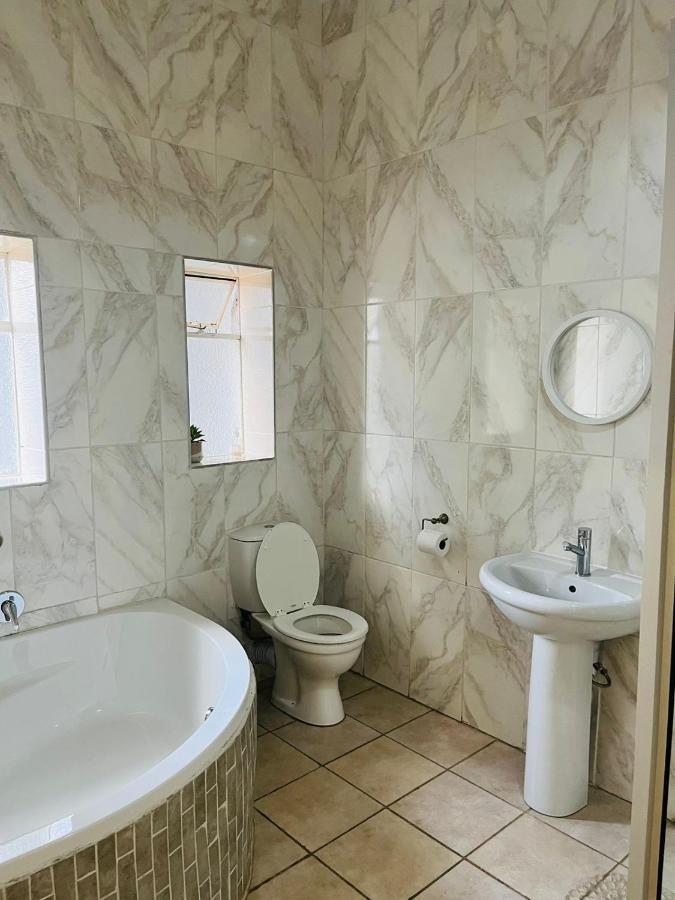 St Eve Lodge & Spa Bloemfontein Ngoại thất bức ảnh